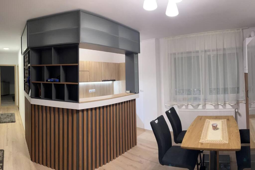 Bingo Apartman Cristuru Secuiesc ภายนอก รูปภาพ