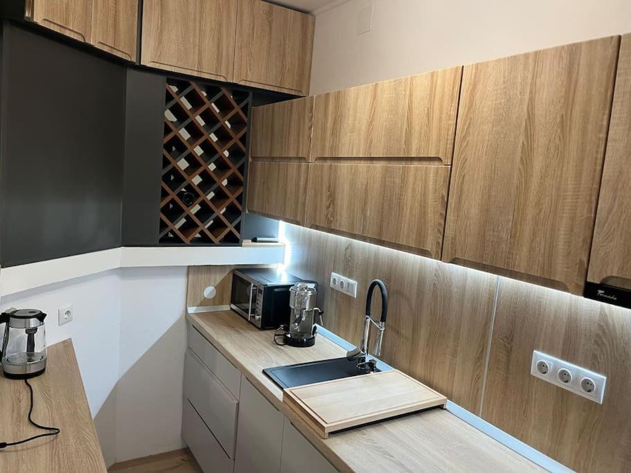 Bingo Apartman Cristuru Secuiesc ภายนอก รูปภาพ